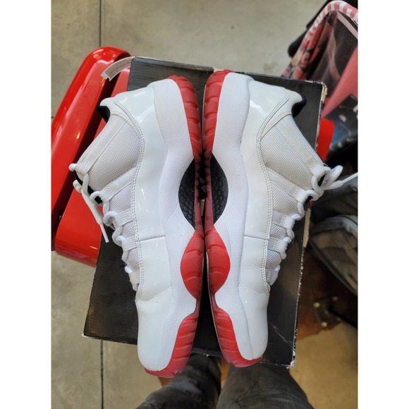 Jordan 11 low cherry size 12 - Picture 5 of 9